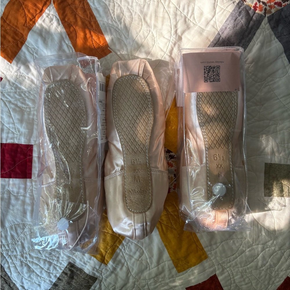 Nikolay Pointe Shoes - Picture 2 of 4